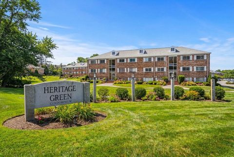 Photo of 8 Fernview Ave #5, North Andover, MA 01845 (MLS # 73485843)