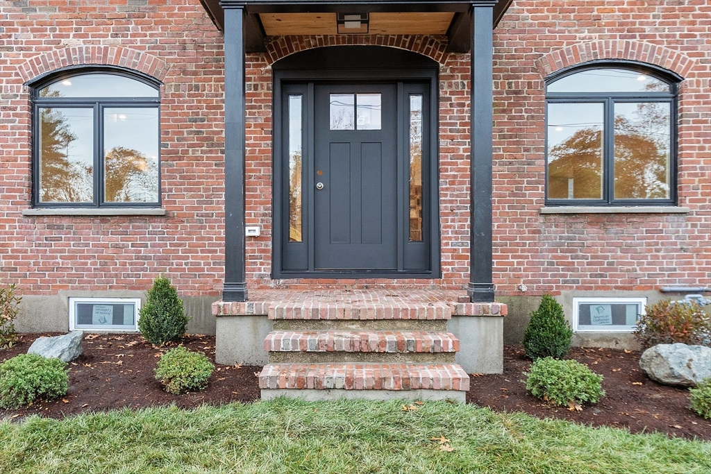 6 Lovis Avenue