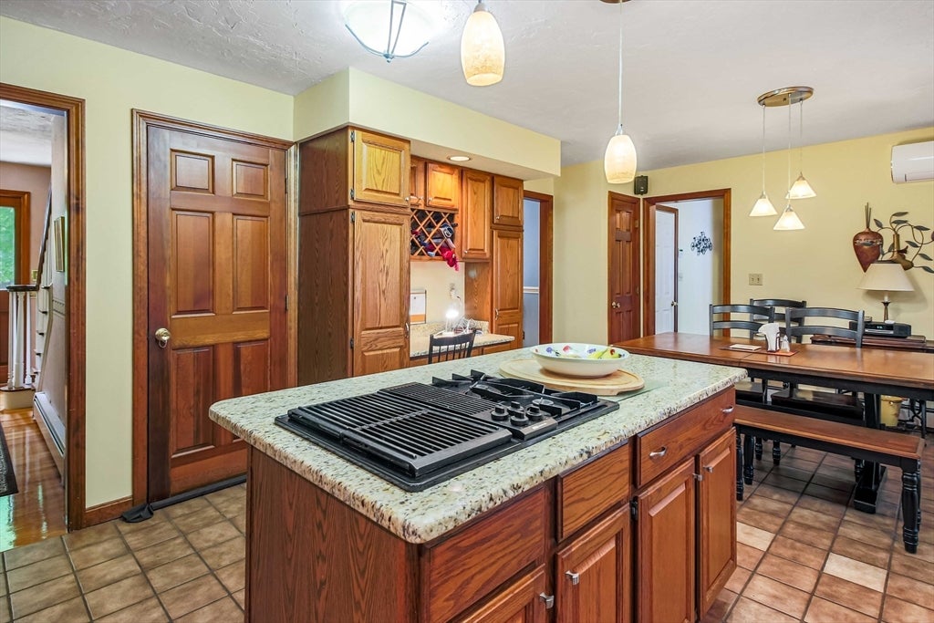 8 Tattan Farm Rd, Worcester, MA, 8 Tattan Farm Rd, Worcester, MA Photo #6