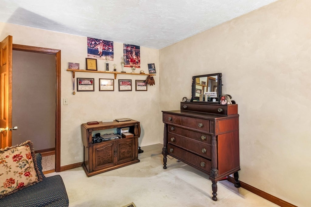 8 Tattan Farm Rd, Worcester, MA, 8 Tattan Farm Rd, Worcester, MA Photo #24