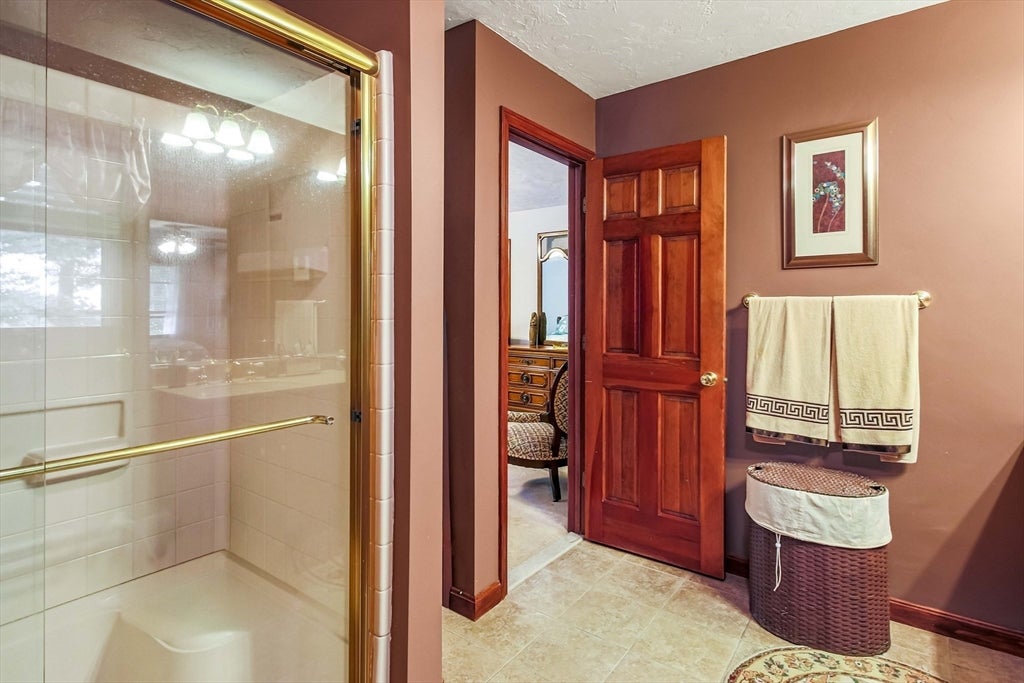 8 Tattan Farm Rd, Worcester, MA, 8 Tattan Farm Rd, Worcester, MA Photo #22