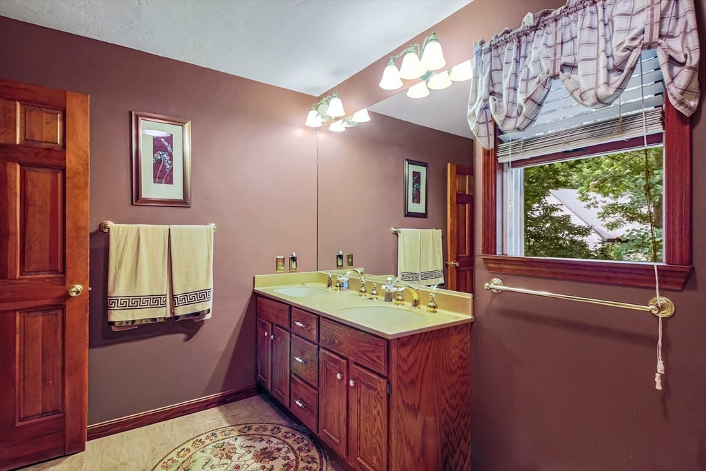 8 Tattan Farm Rd, Worcester, MA, 8 Tattan Farm Rd, Worcester, MA Photo #21