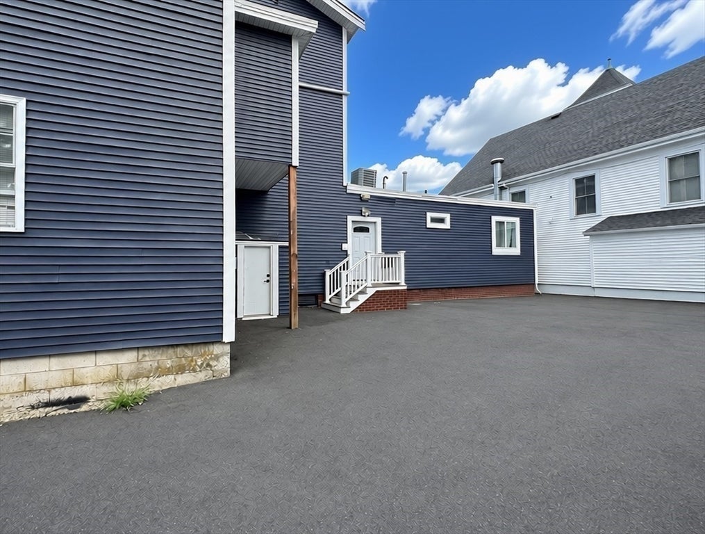 90 Essex St, Lynn, MA Photo #8