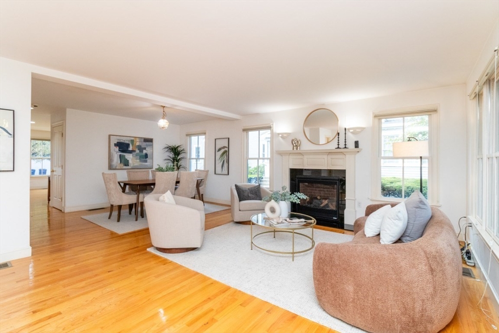 12-20 Richardson Street 14