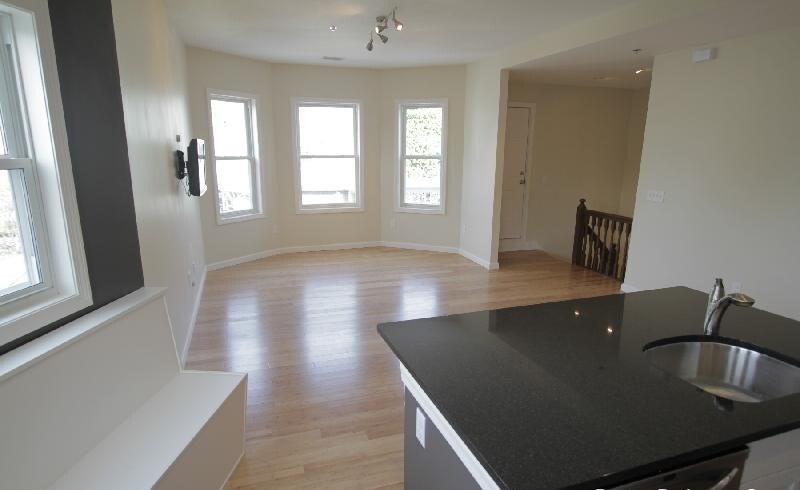 110 Chester St #1