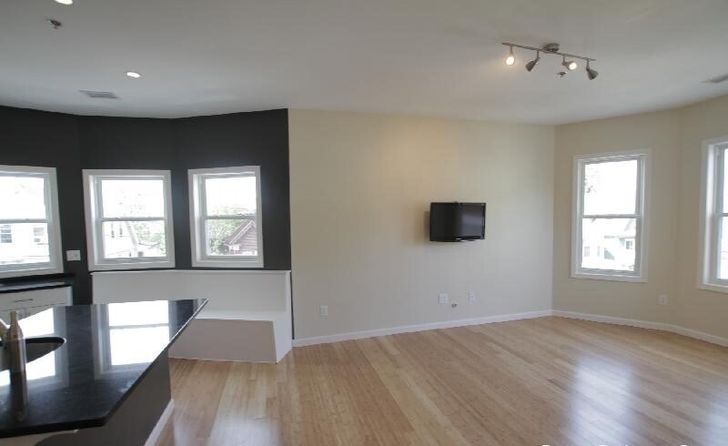 110 Chester St #1