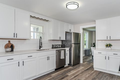 7 2nd Ave Ware MA 01082