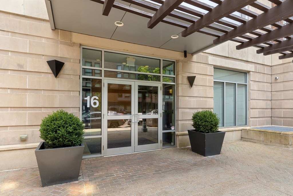 16 Miner St 506