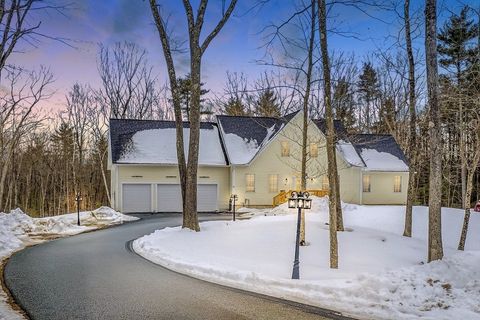 14 Lefevre Dr Kingston NH 03848