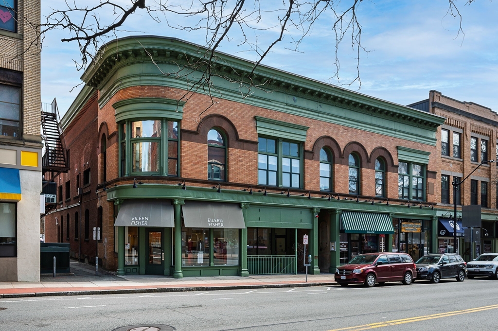 30 Pleasant Street 5