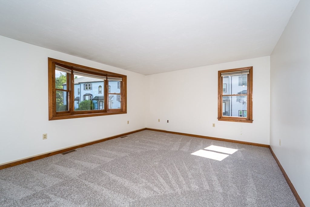 13 Meadowbrook Rd 13
