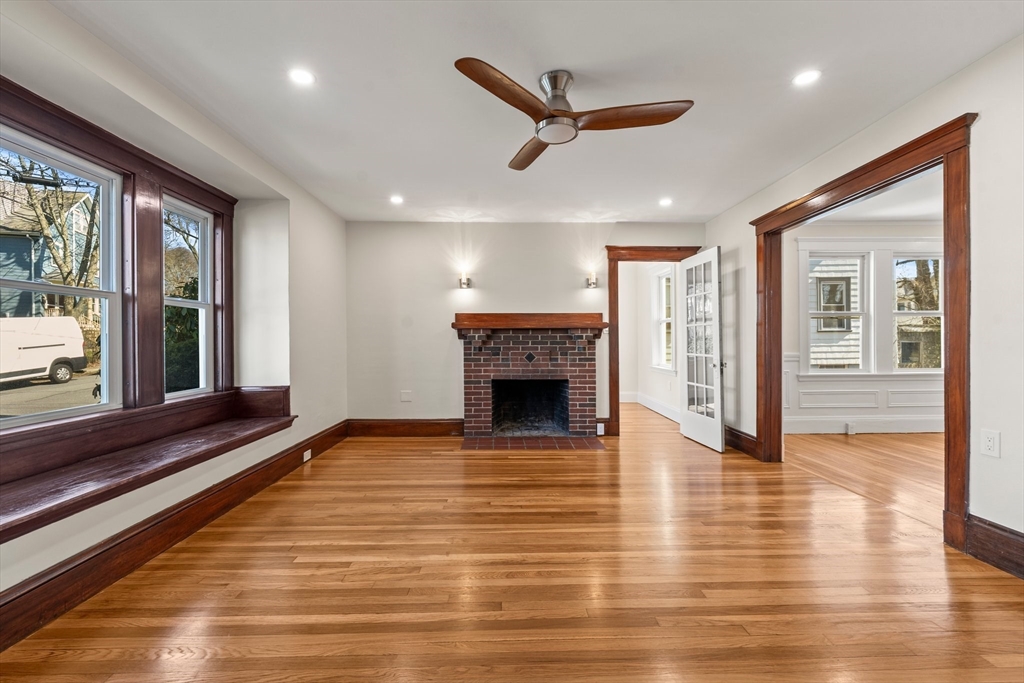 18-20 Holden Road 18