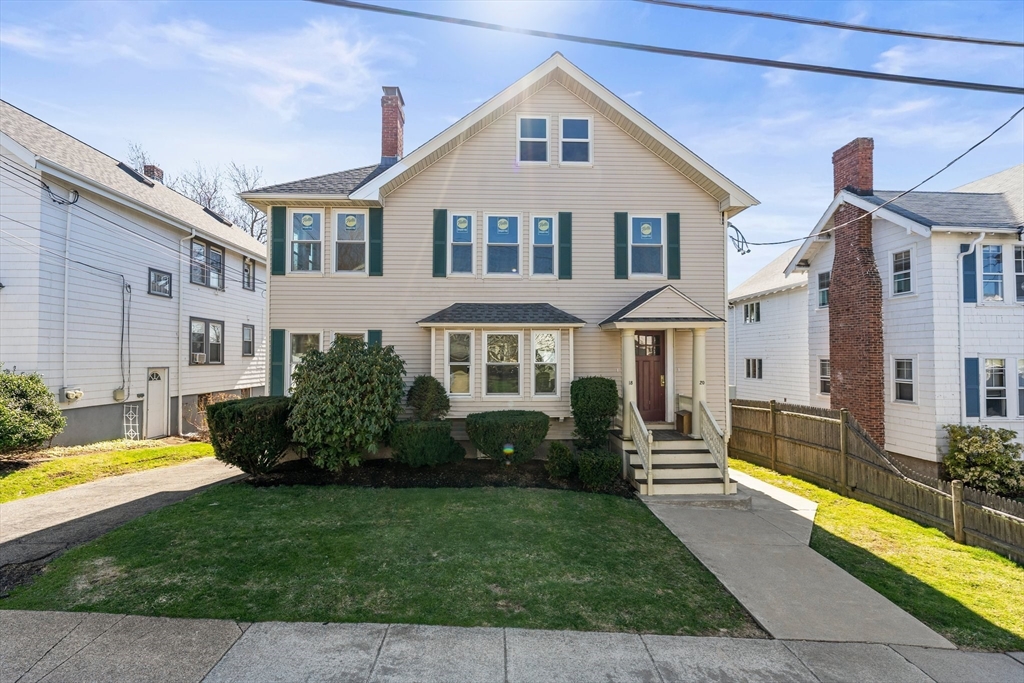 18-20 Holden Road 18