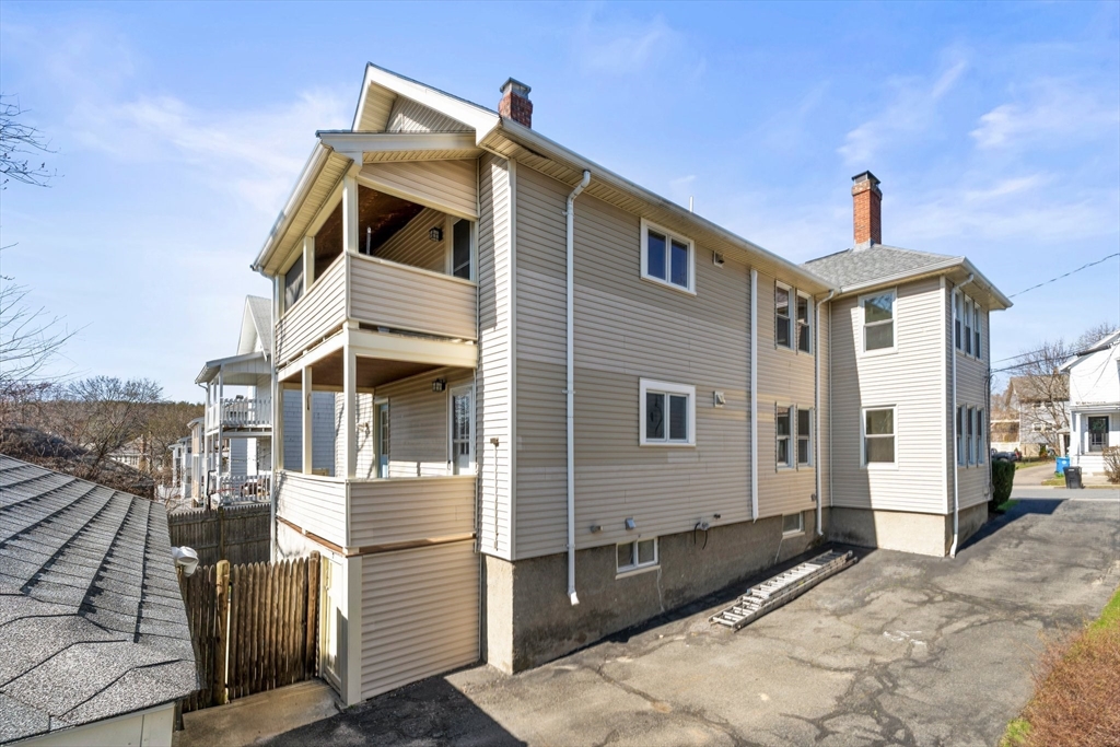 18-20 Holden Road 18