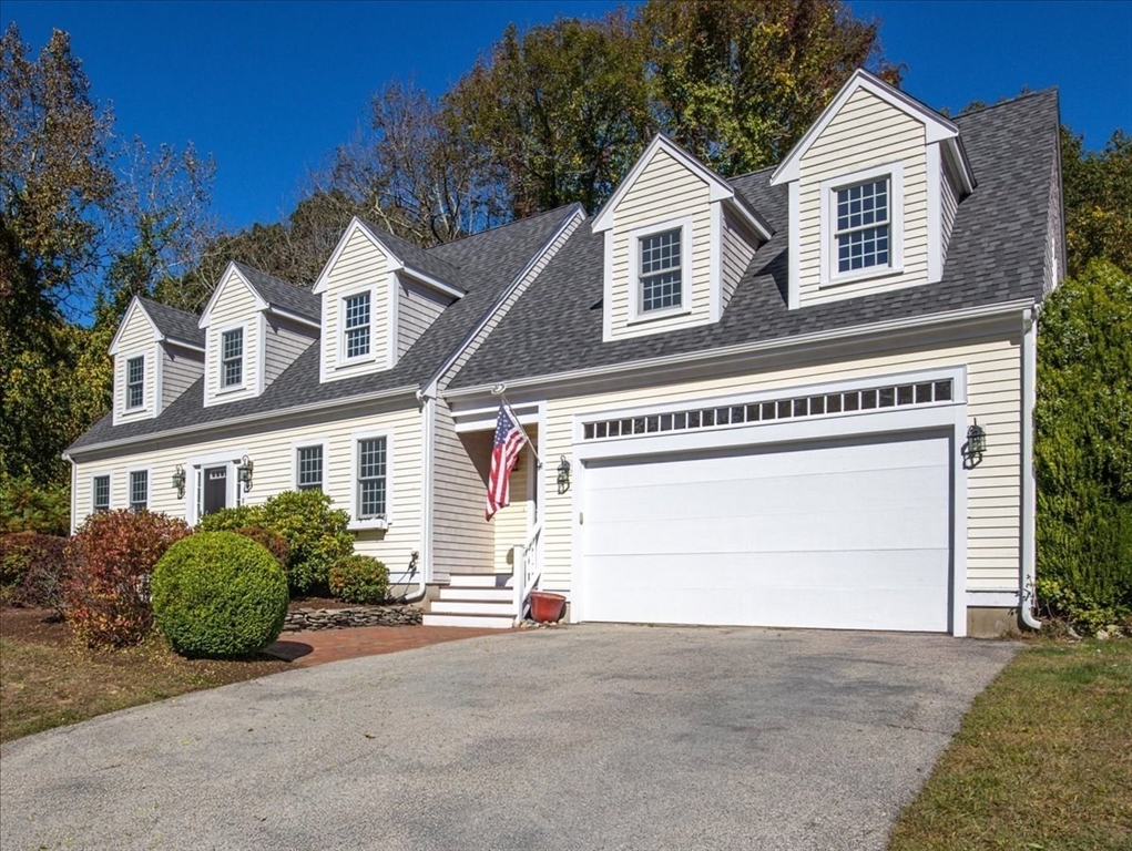 8 Trudys Ln