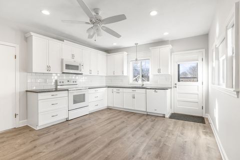 Photo of 33 Pearl Street #2, Natick, MA 01760 (MLS # 73471286)