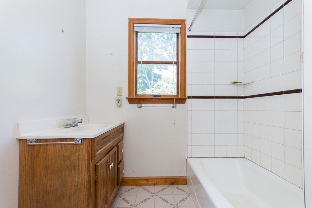 48 Harvard St #2, Chelsea, MA Photo #3