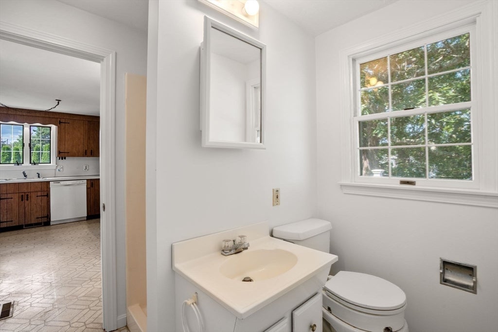 584 Circuit Ave, Bourne, MA, 584 Circuit Ave, Bourne, MA Photo #13