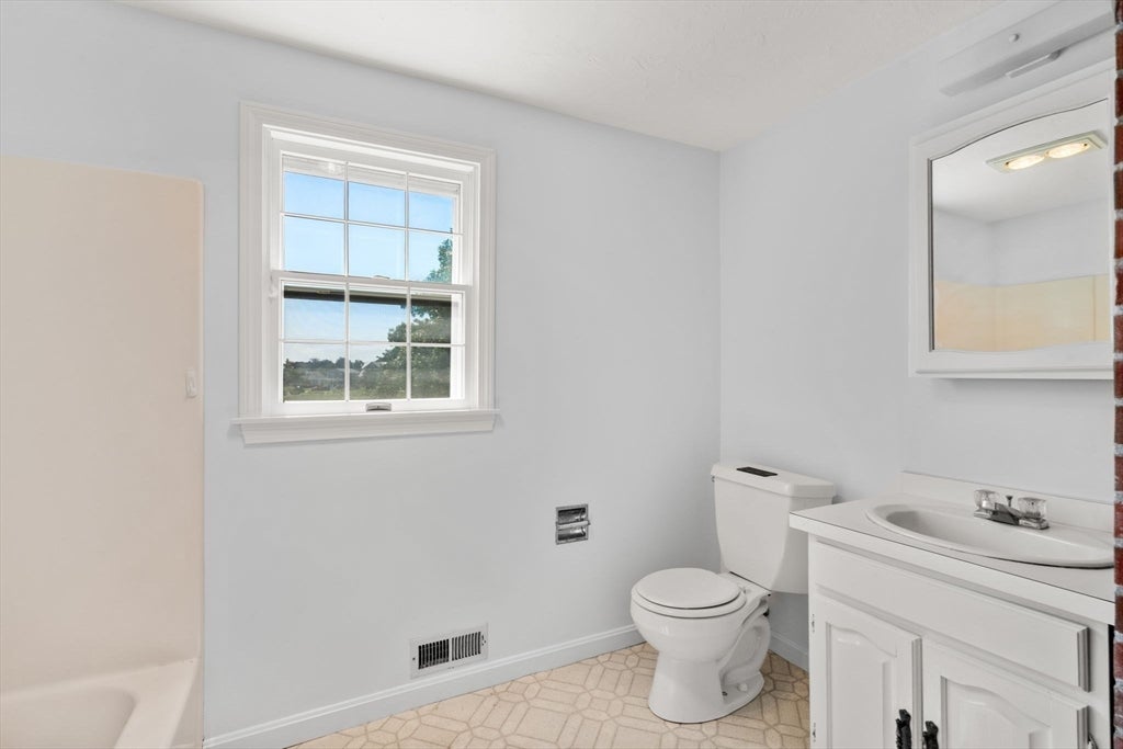 584 Circuit Ave, Bourne, MA, 584 Circuit Ave, Bourne, MA Photo #22