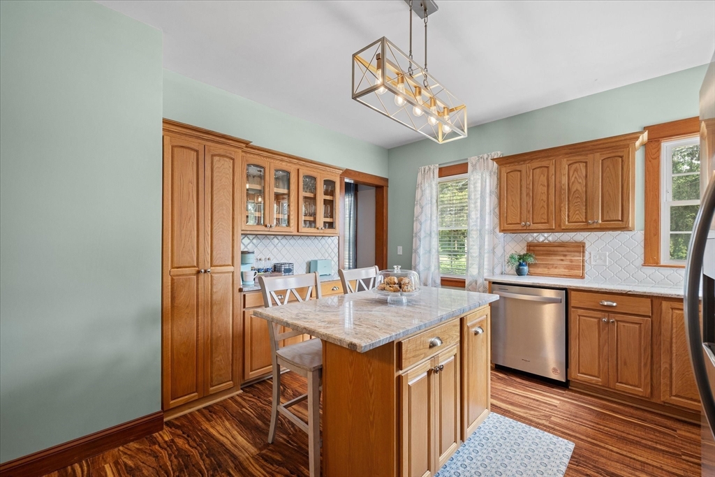 1542 Grafton Rd