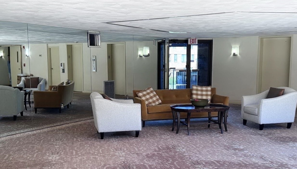 404 Paradise Road 1P