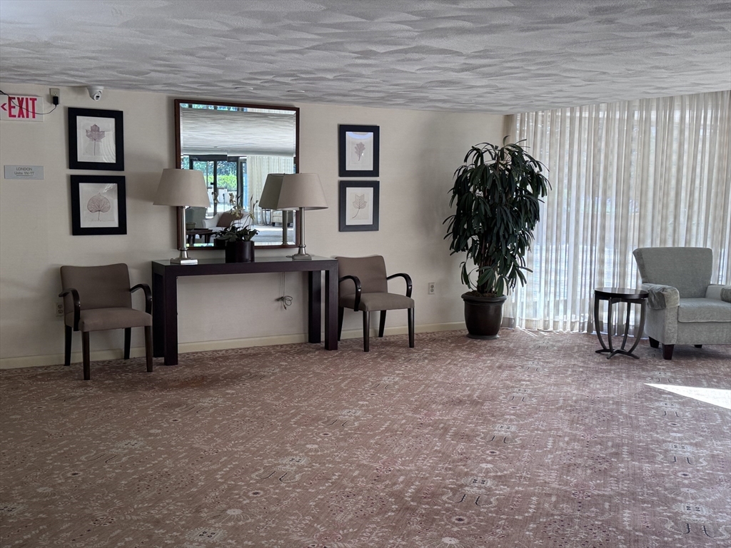 404 Paradise Road 1P