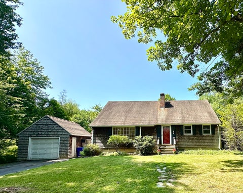 Photo of 23 South Mount Holyoke Dr, Amherst, MA 01002 (MLS # 73555054)