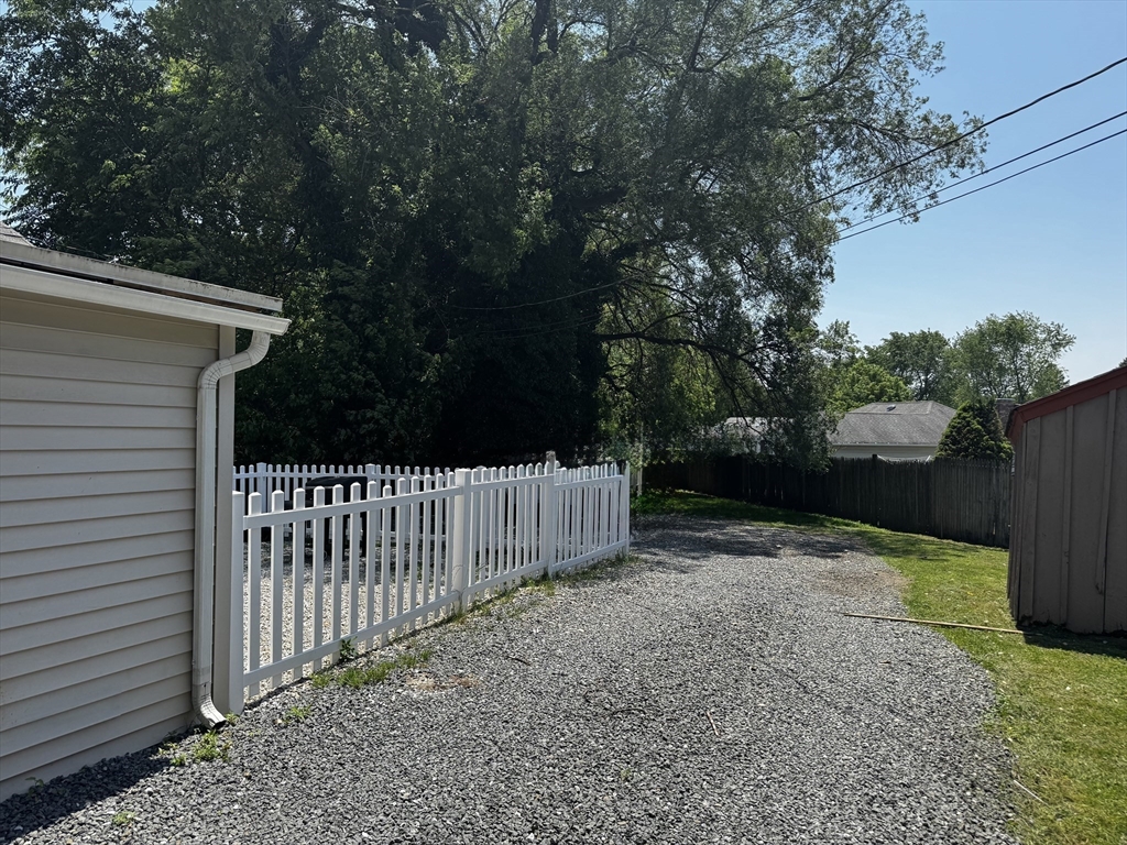 94 Massasoit Rd