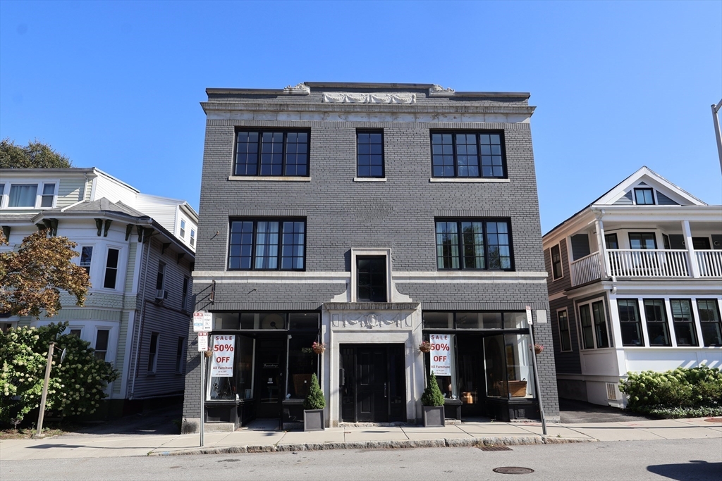 148 Huron Ave