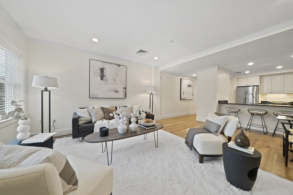 321 Hammond Pond Pkwy 105