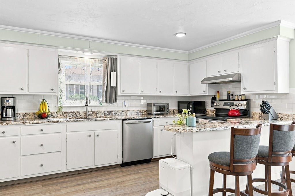 12 Waverly St, Taunton, MA, 12 Waverly St, Taunton, MA Photo #9