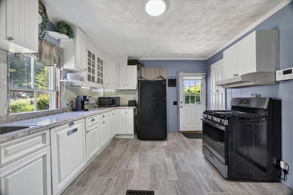 171 Bartlett St, Brockton, MA, 171 Bartlett St, Brockton, MA Photo #9
