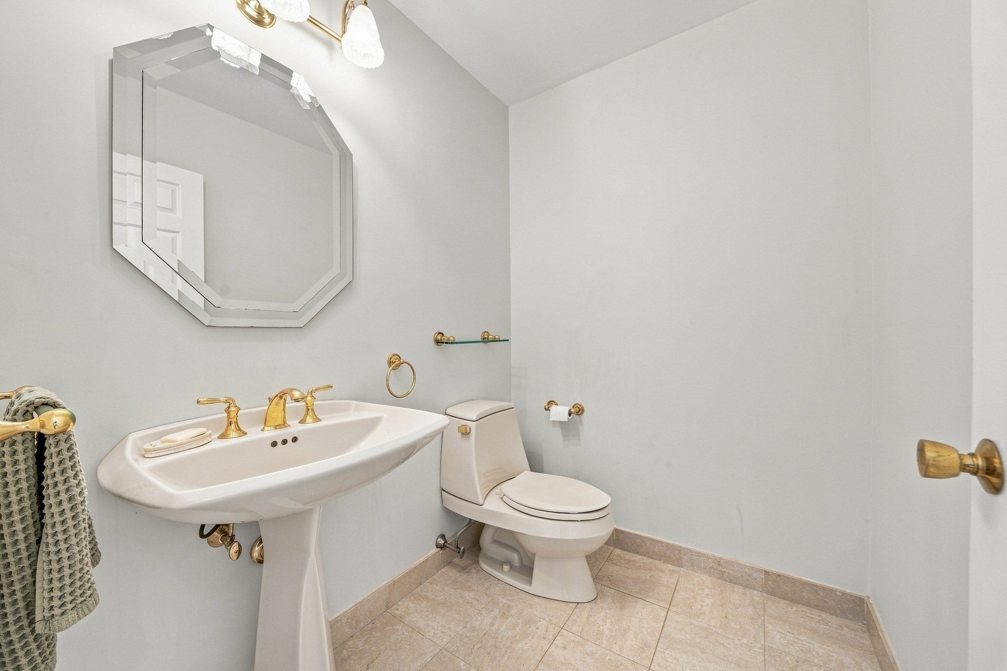 25 Laxfield Rd, Weston, MA, 25 Laxfield Rd, Weston, MA Photo #10
