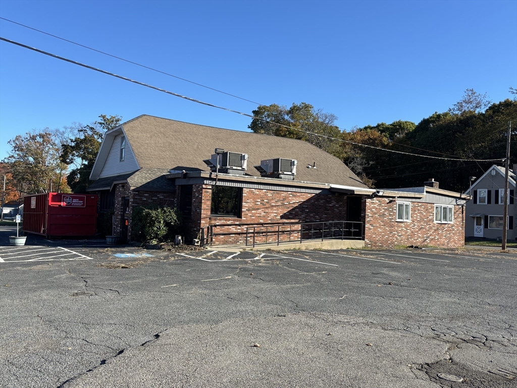 1881 County St
