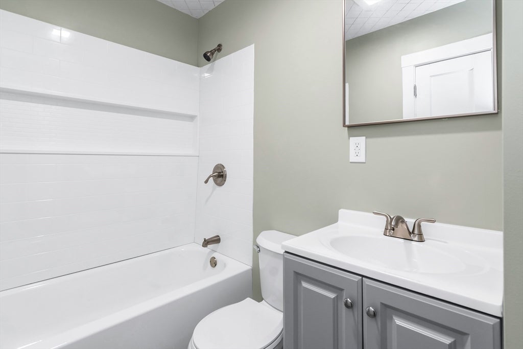 16 Beaconsfield Street, Lawrence, MA, 16 Beaconsfield Street, Lawrence, MA Photo #33