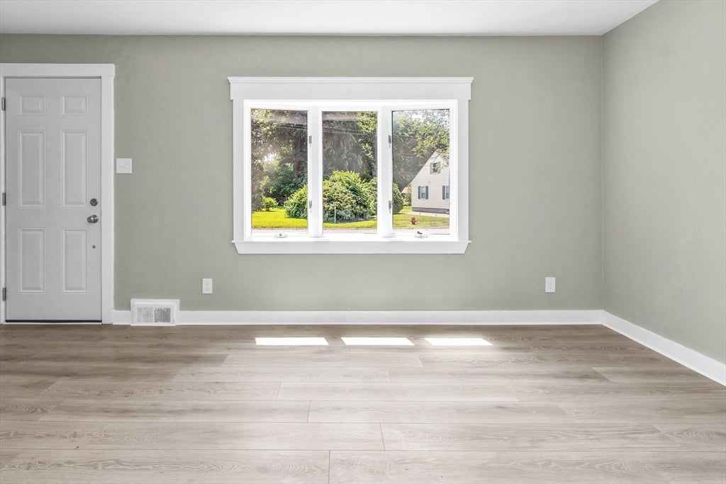 16 Beaconsfield Street, Lawrence, MA, 16 Beaconsfield Street, Lawrence, MA Photo #11