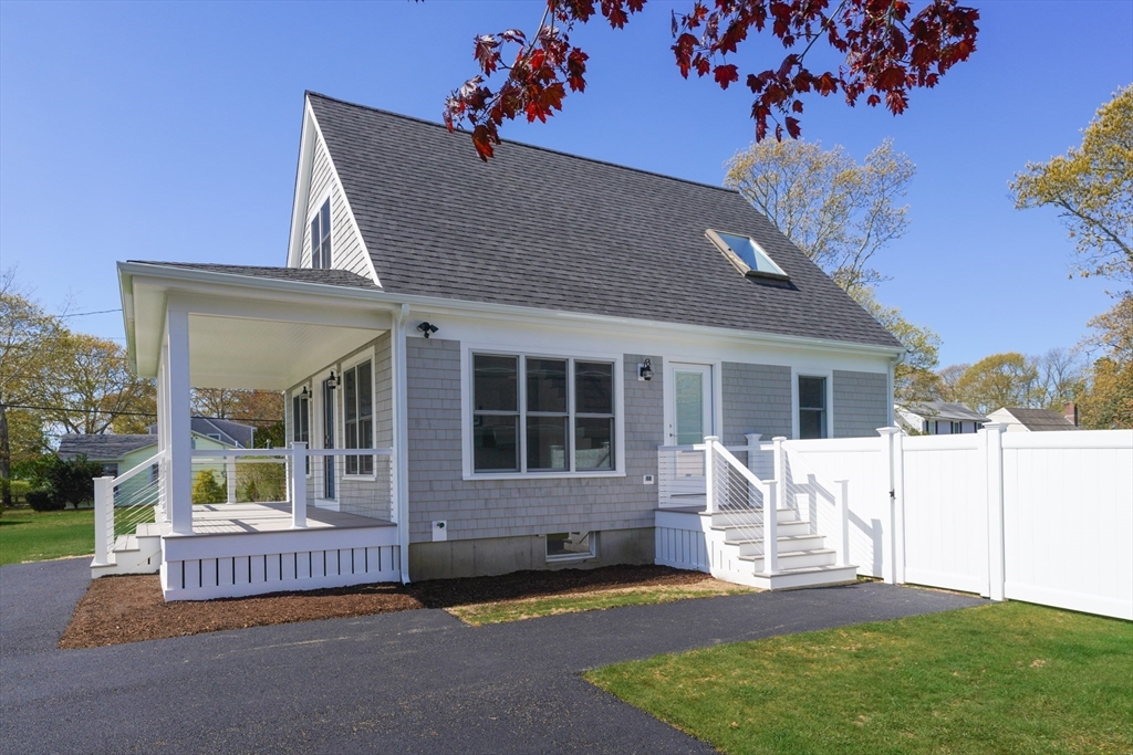 245 Edgewater Dr E