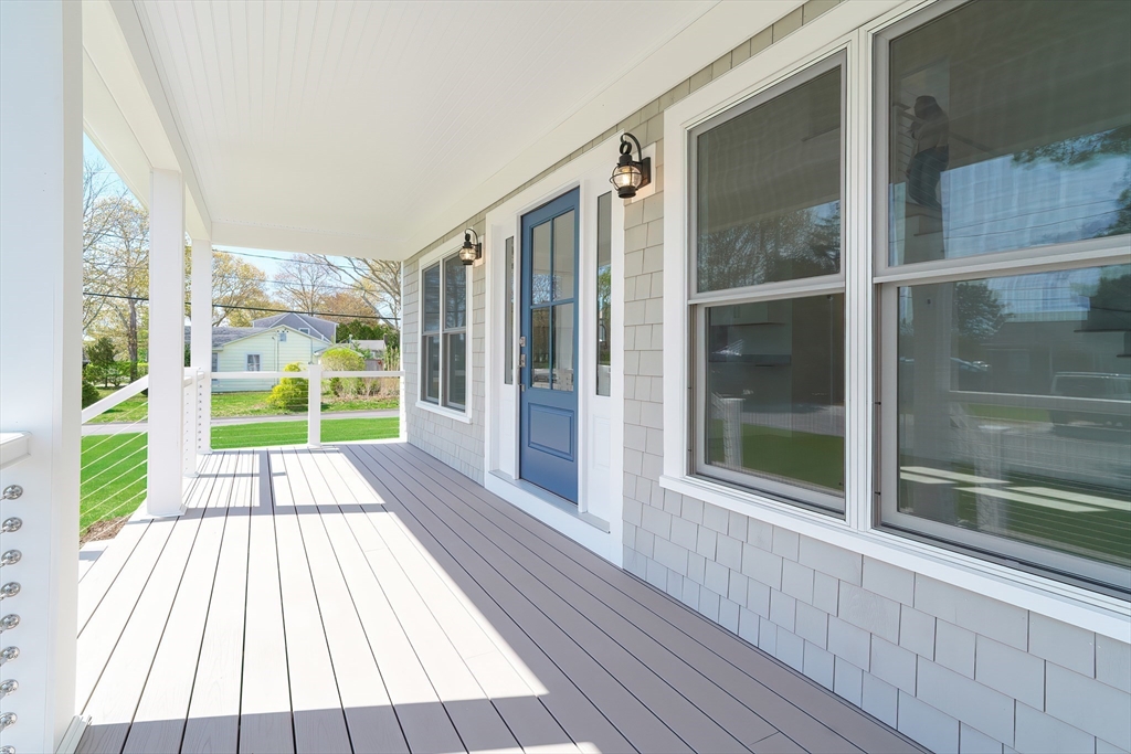 245 Edgewater Dr E