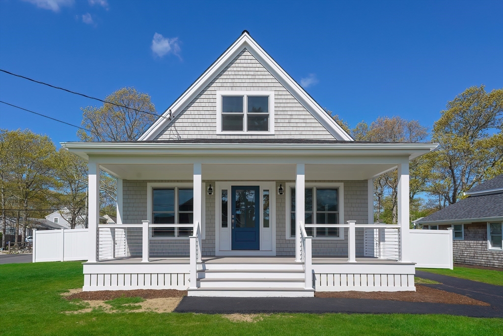 245 Edgewater Dr E
