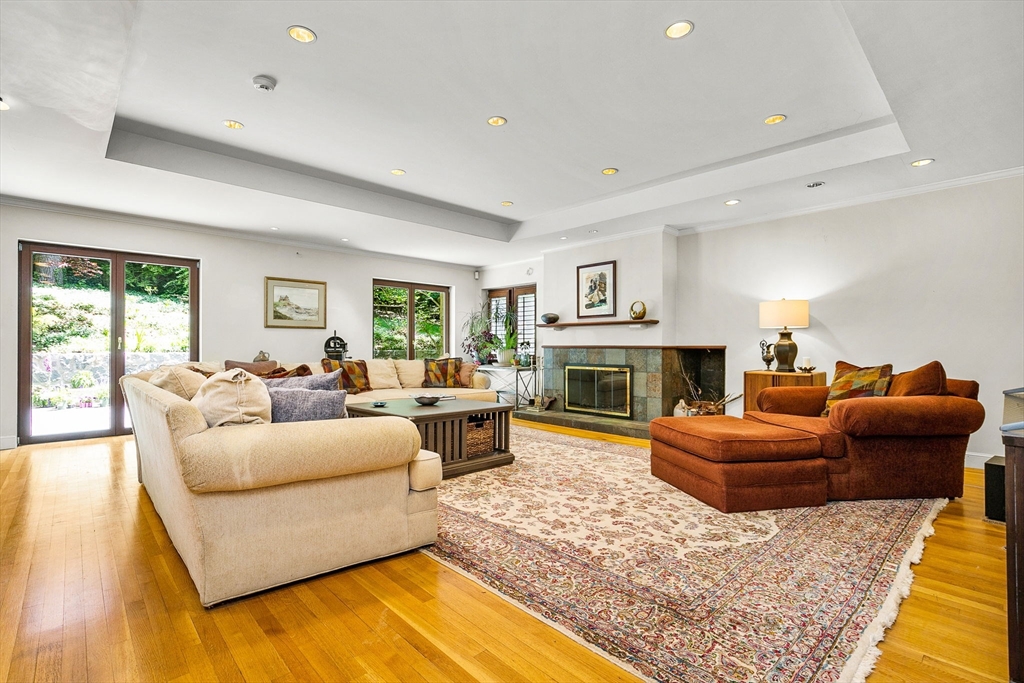34 Lagrange St