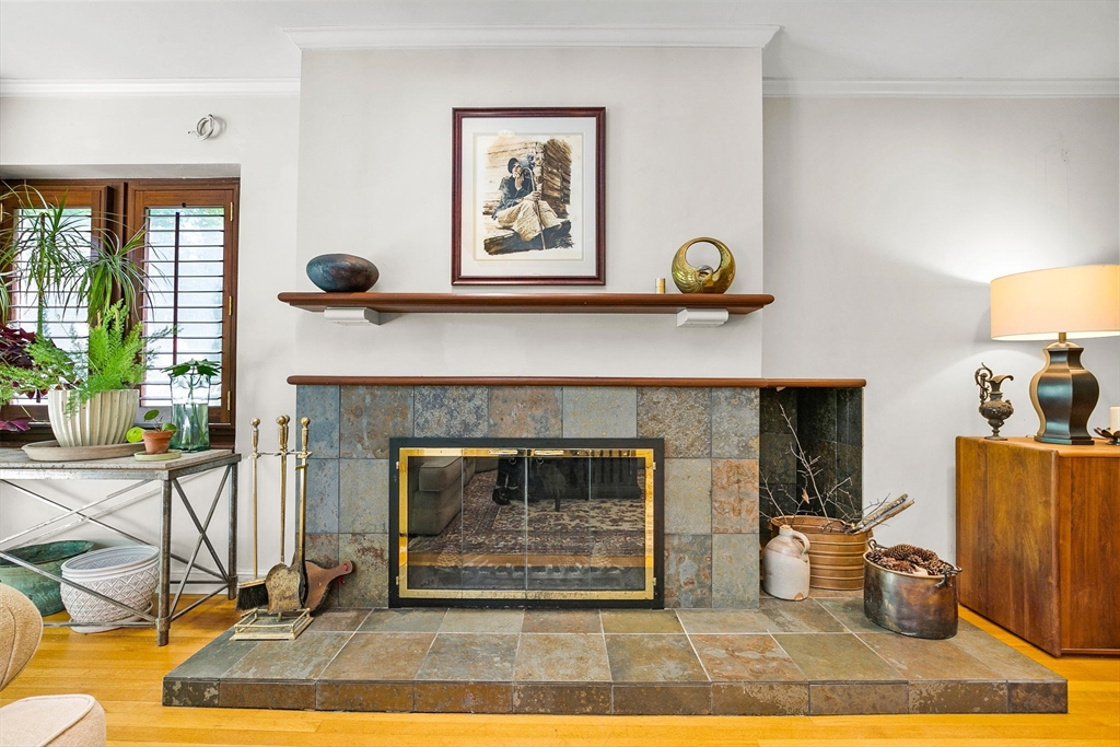34 Lagrange St