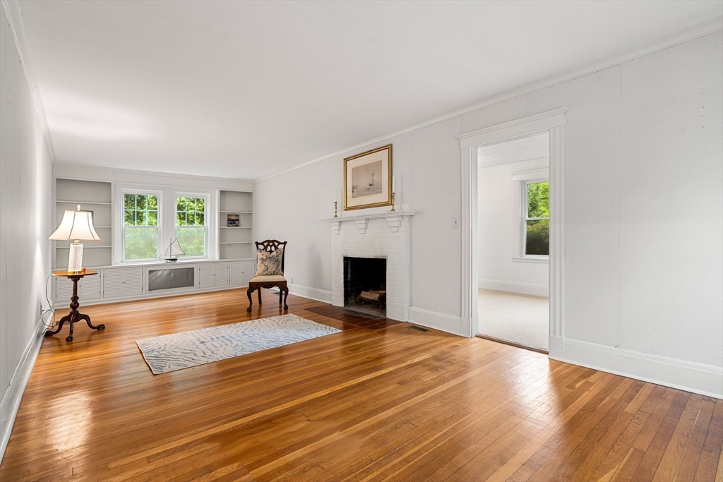 8 Warren Road
