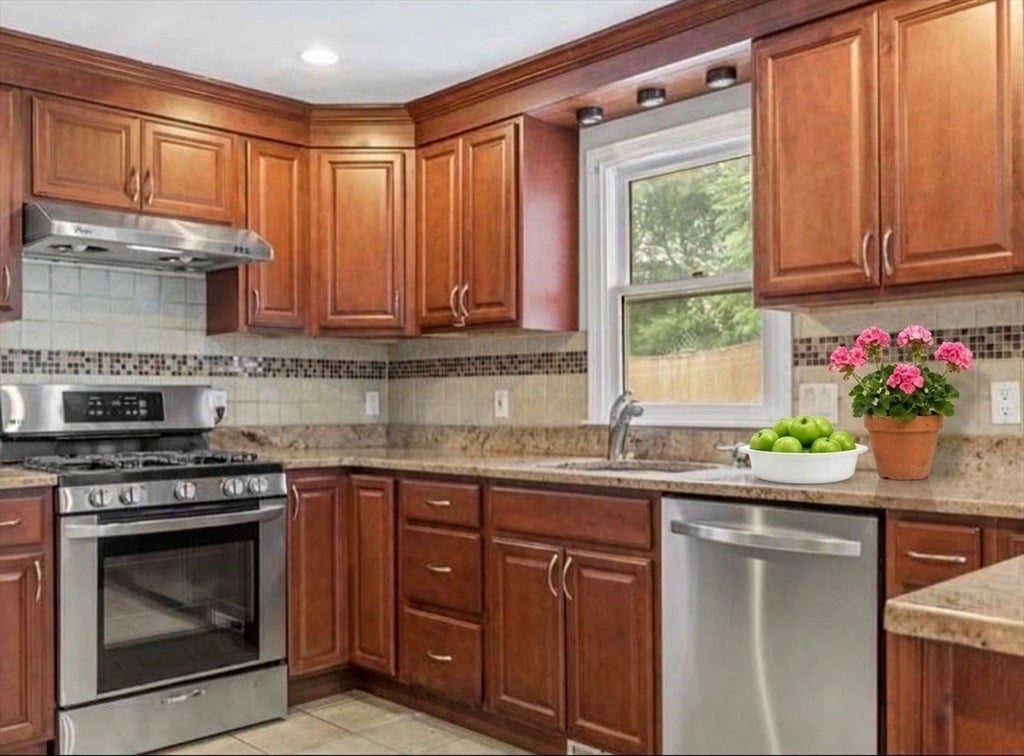 20 Smart ST, Waltham, MA, 20 Smart ST, Waltham, MA Photo #2