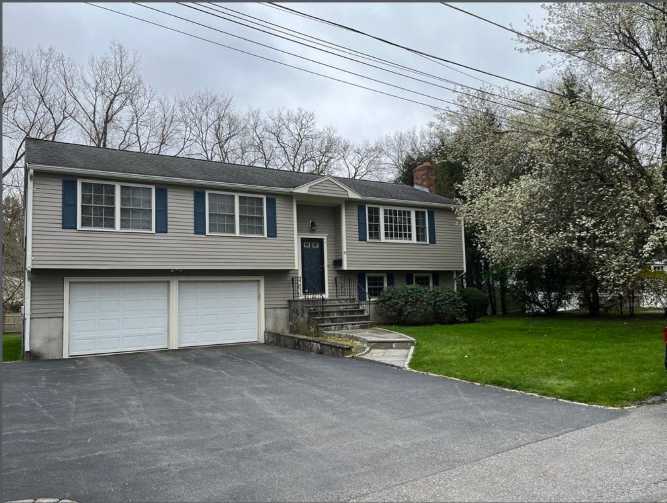 Click for 49 Cottonwood Road, Wellesley, MA slideshow Click for 49 Cottonwood Road, Wellesley, MA slideshow