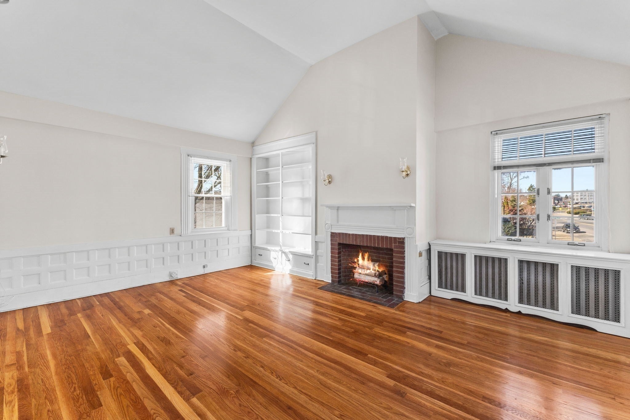 1646 Centre St, Boston, MA Photo #22