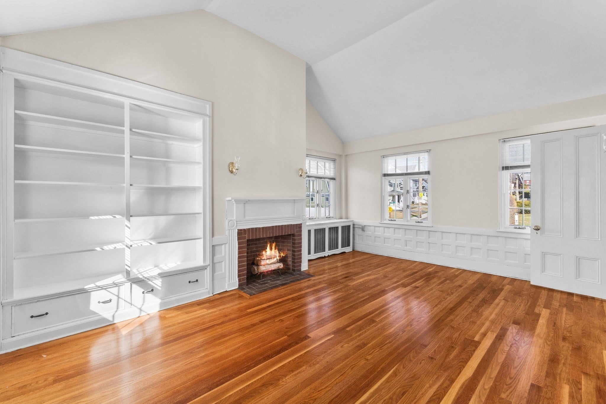 1646 Centre St, Boston, MA Photo #23