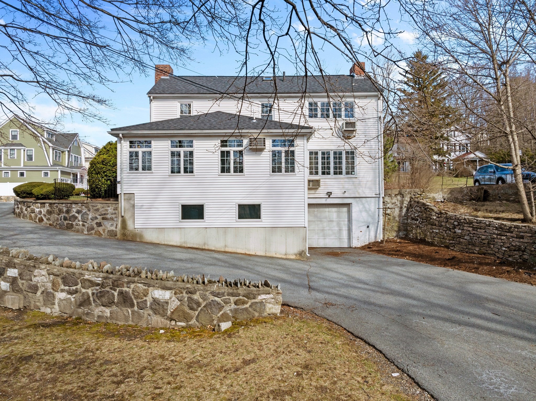 1646 Centre St