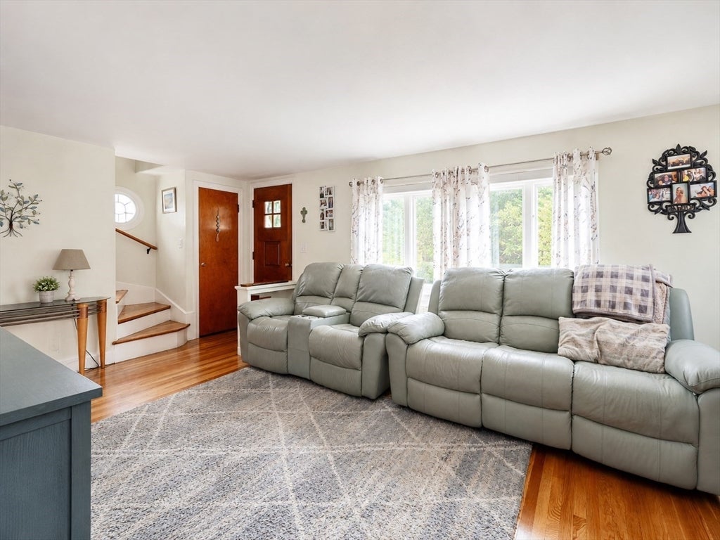 83 Harman Avenue