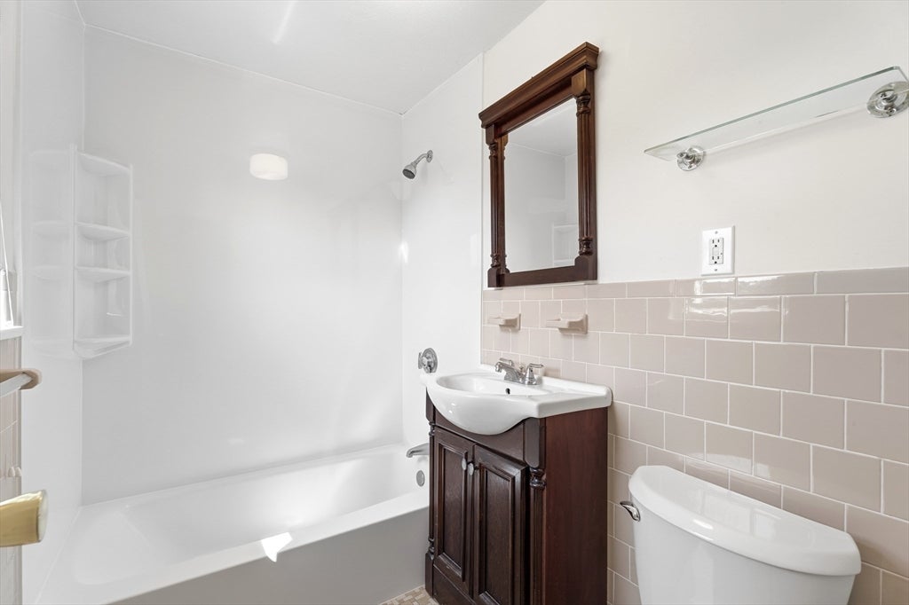 1 Colonial Dr #B1-8, Andover, MA, 1 Colonial Dr #B1-8, Andover, MA Photo #18
