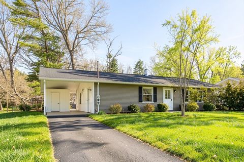 10 Mickelson Ln 10 Bedford MA 01730